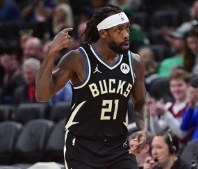 开云体育官网-密尔沃基雄鹿转会期回应争议，志在NBA季后赛名次提升，信心回归，身体对抗强度拉满的简单介绍